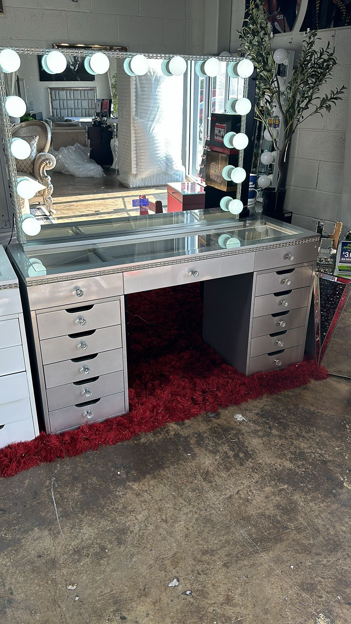 424 - LED Vanity